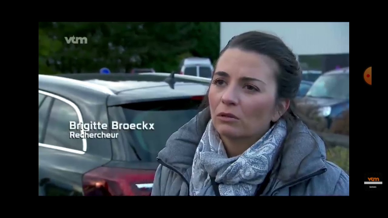 de buurtpolitie||man springt van een hoog gebauw af???