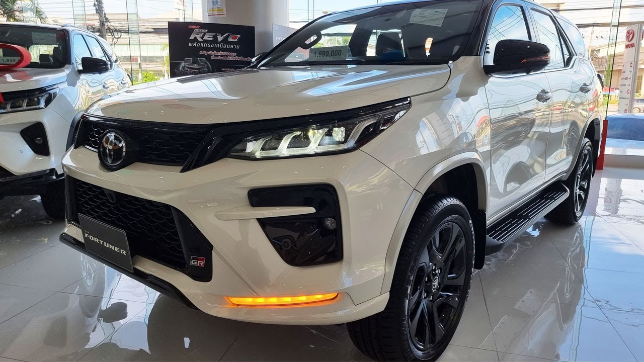 New 2021 Toyota Fortuner 2.8 GR Sport 4WD ราคา 1,899,000 บาท