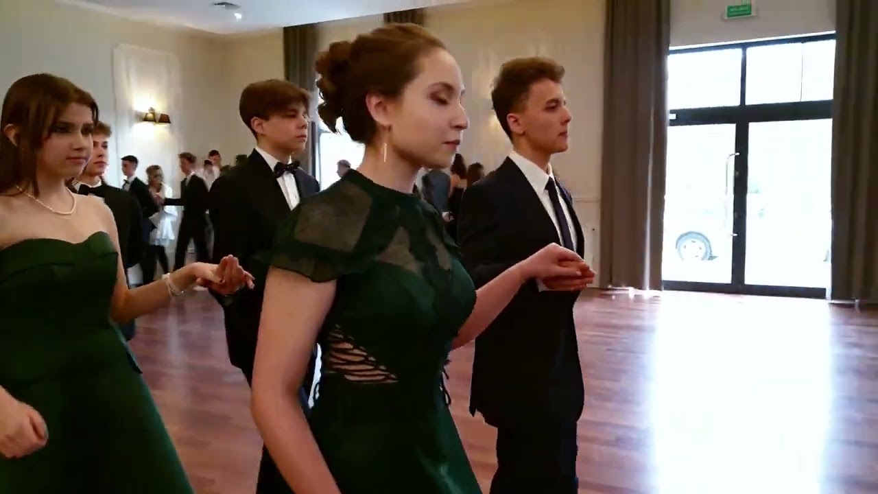 Bal ósmoklasisty 2022   Polonez Tura II SP18 Lublin