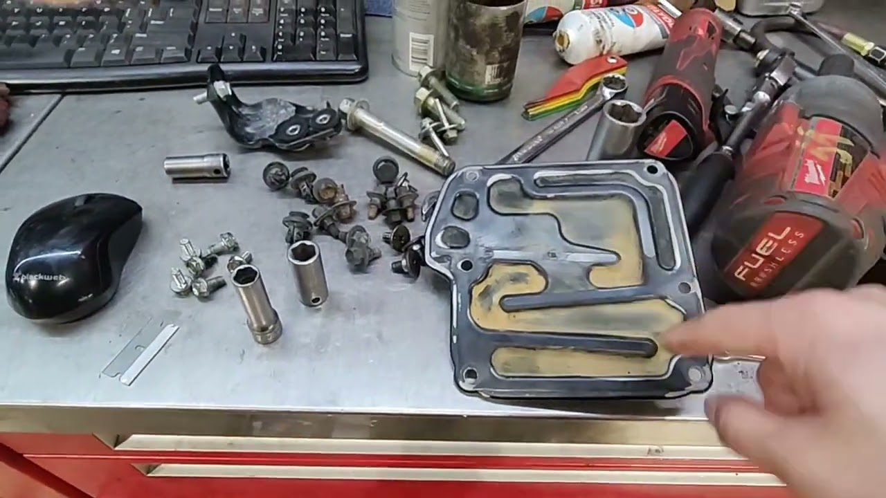 2013 (9th gen) civic oil leak from breather plate reseal.