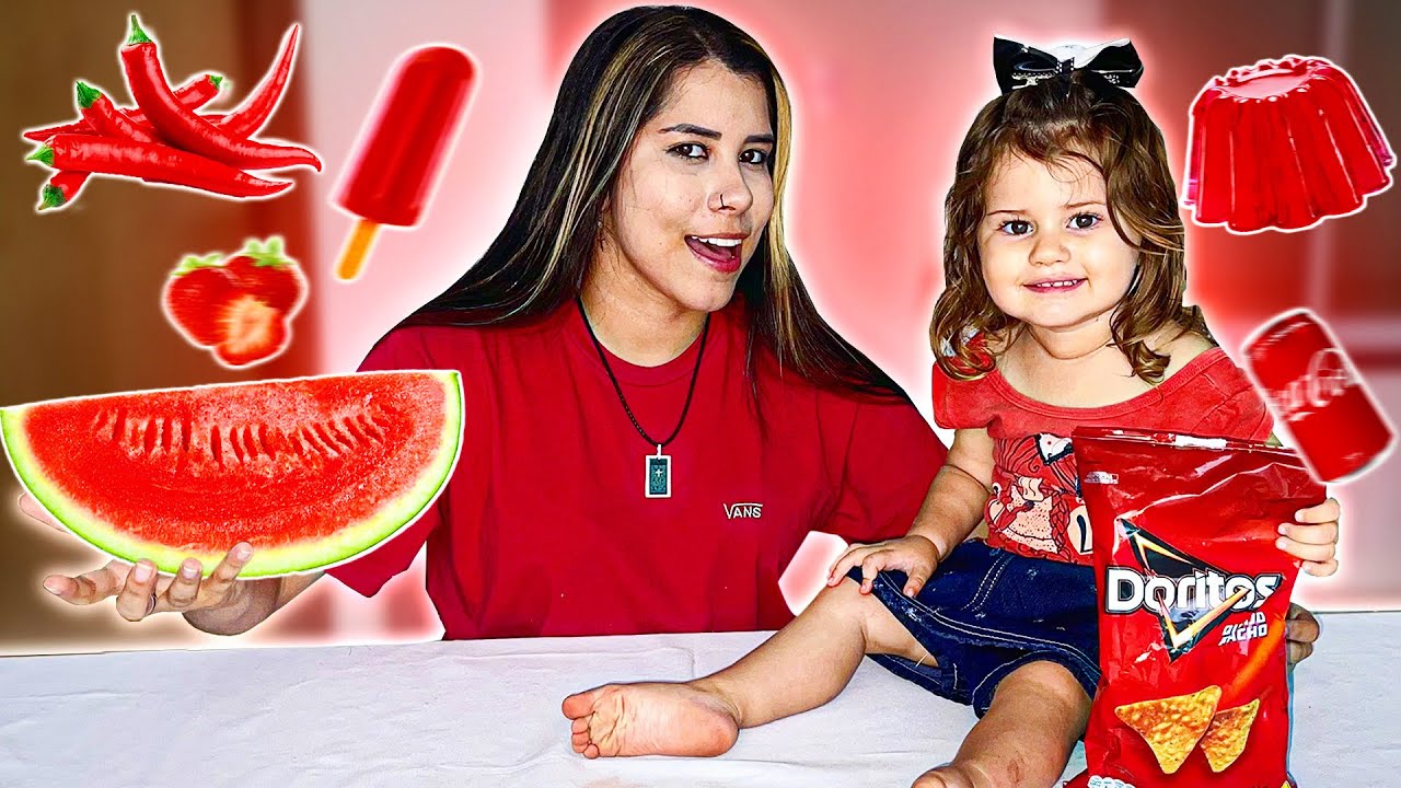 EU E MINHA IRMÃZINHA PASSAMOS 24 HORAS COMENDO COMIDAS VERMELHAS!!