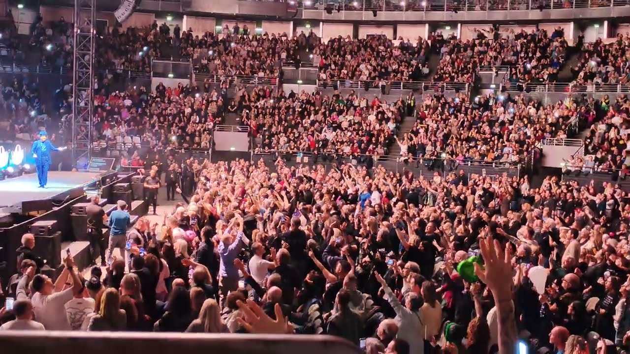 Renato Zero - Il cielo / I migliori anni della nostra vita (live L'Orazero in Tour, Roma, 24/01/26)
