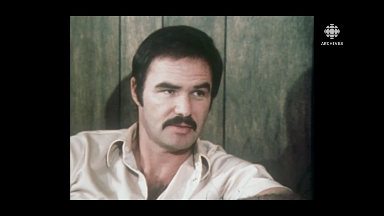 Burt Reynolds et Robert Aldrich discutent ensemble de cinéma