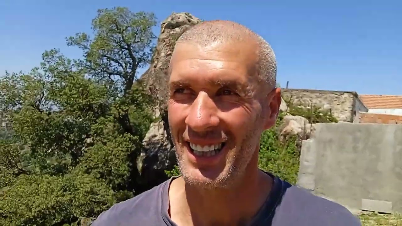 Sur la chaîne de montagnes côtières à côté de Tamgout