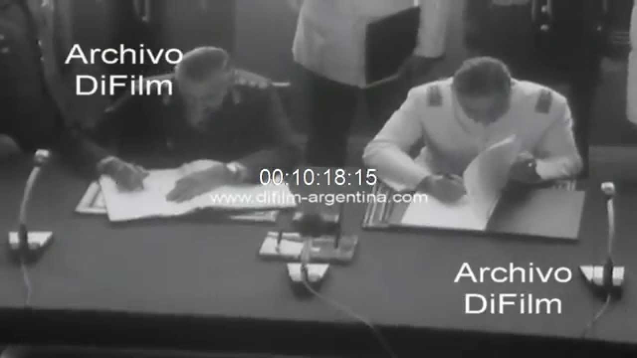 Jorge Videla y Augusto Pinochet firman acuerdo del Canal de Beagle 1978