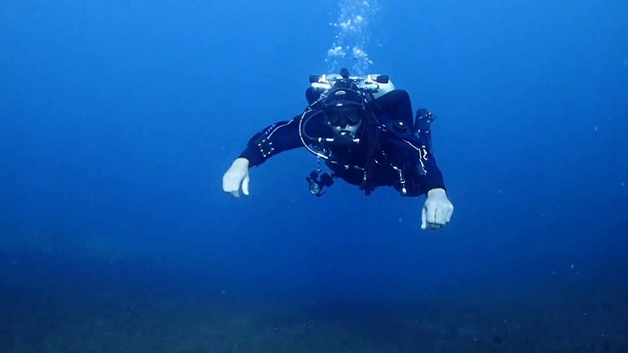 Technical diving skills- Free flowing short-hose, twinset
