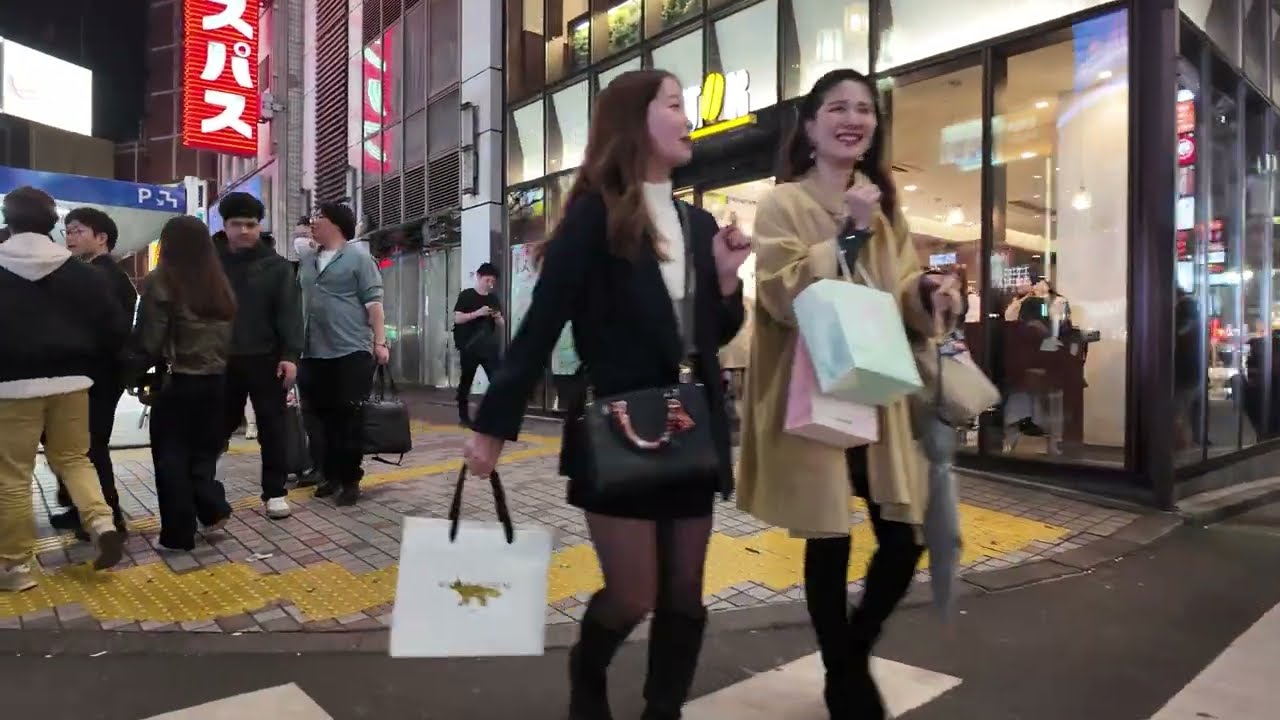 [Holiday night walk - 4K] JR Shinjuku Station Plaza - Shinjuku Kabukicho (February 23, 2026)