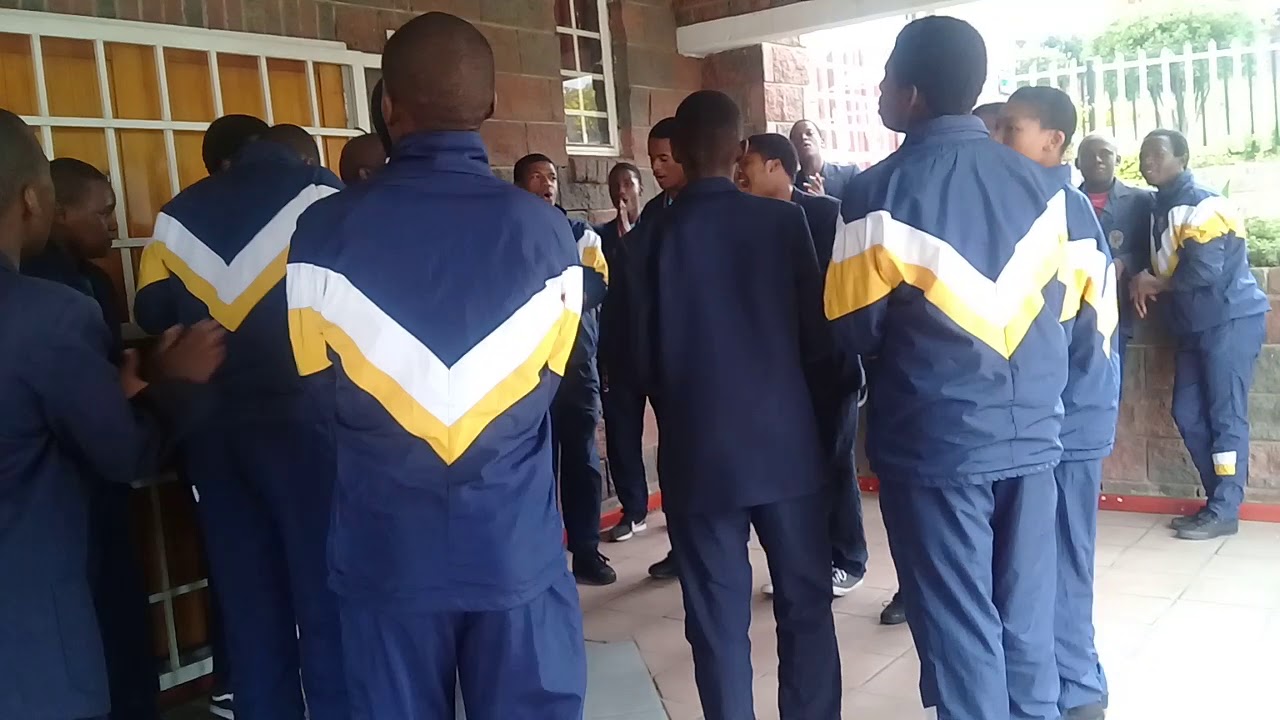 Khanyisa high school gwidjo(sicela uxolo nothando)✌😍