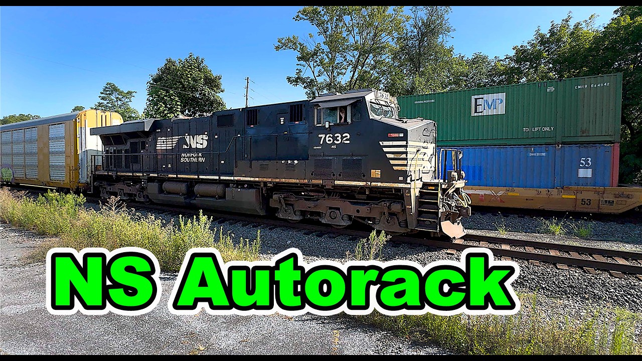 Norfolk Southern Auto Rack Train NS 7632, NS 7664