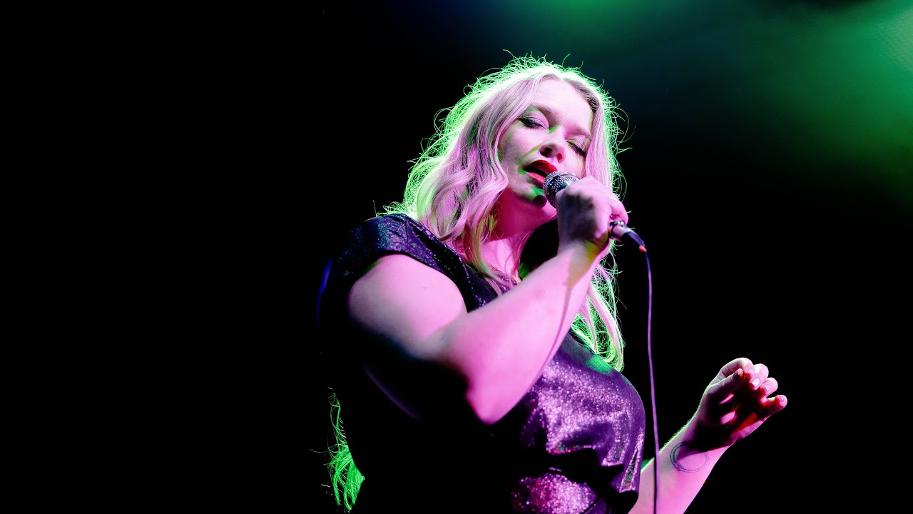 Don't Carry The Weight - Whitney Lyman Live in Wrexham, UK