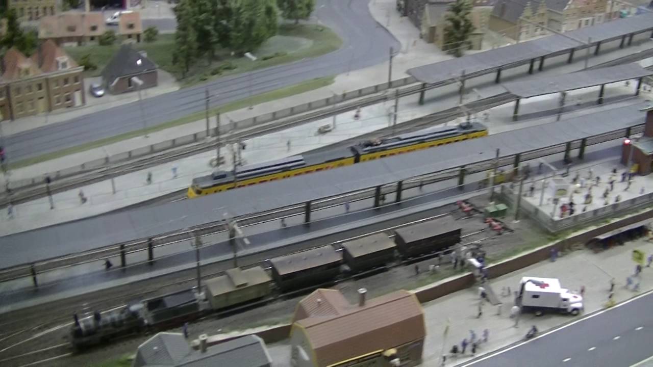 citypendel komt aan in het poldergebied miniworld