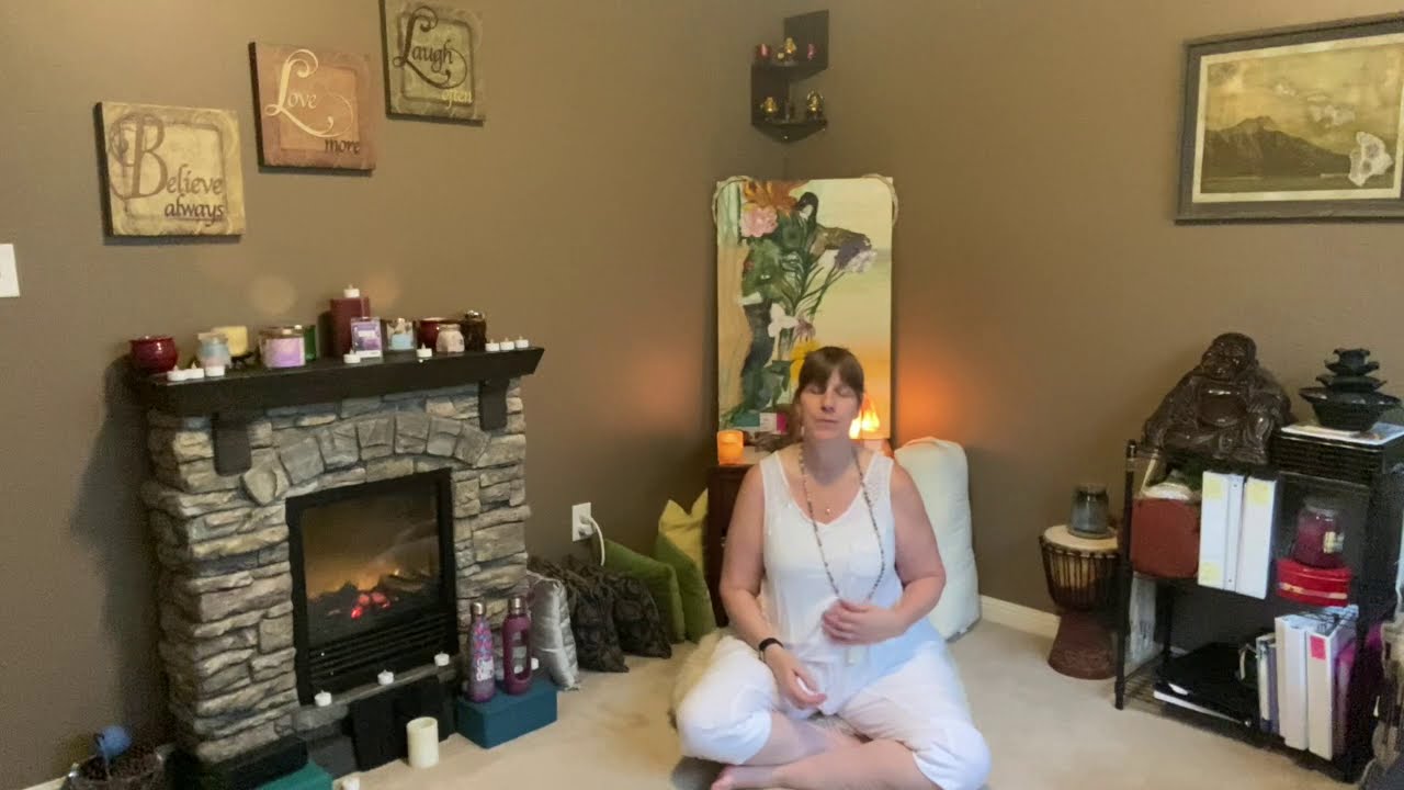 KUNDALINI YOGA | CREATING MAGNETIC FIELDS TO EXPAND YOUR INNER SELF | YOGALICIOUS