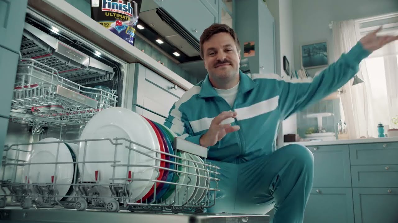 Bosch diskmaskiner och Finish diskmedel hj&auml;lper dig att spara vatten. Sluta f&ouml;rsk&ouml;lj disken.