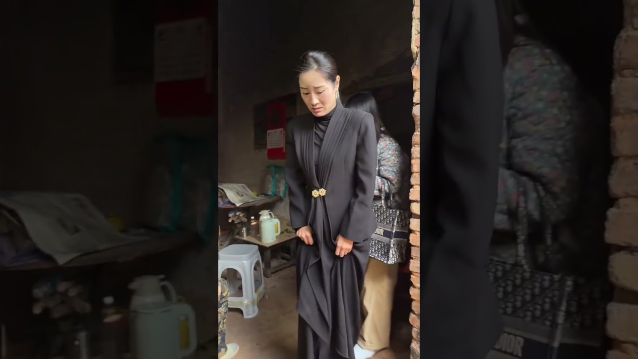 失散20年我终于见到了我从未谋面的亲生女儿 我亲爱的女儿，这20年你到底经历了什么？ 姐姐阿姨们我应该怎么告诉笑笑我是孩子亲妈 ，告诉你当年发生的事情，这20年丢失的爱 妈妈一定用尽一切来还！