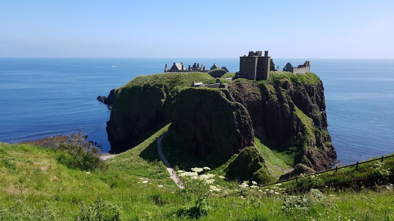 🇬🇧🏴󠁧󠁢󠁳󠁣󠁴󠁿 Scotland full Coastal Walk  from Stonehaven to Dunnottar Castle and at  Castle Ruins /2019