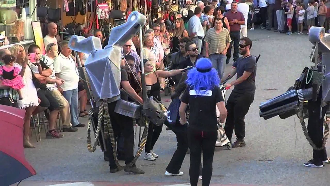 Ri&oacute;par.- Desfile inaugural de la Feria 2015