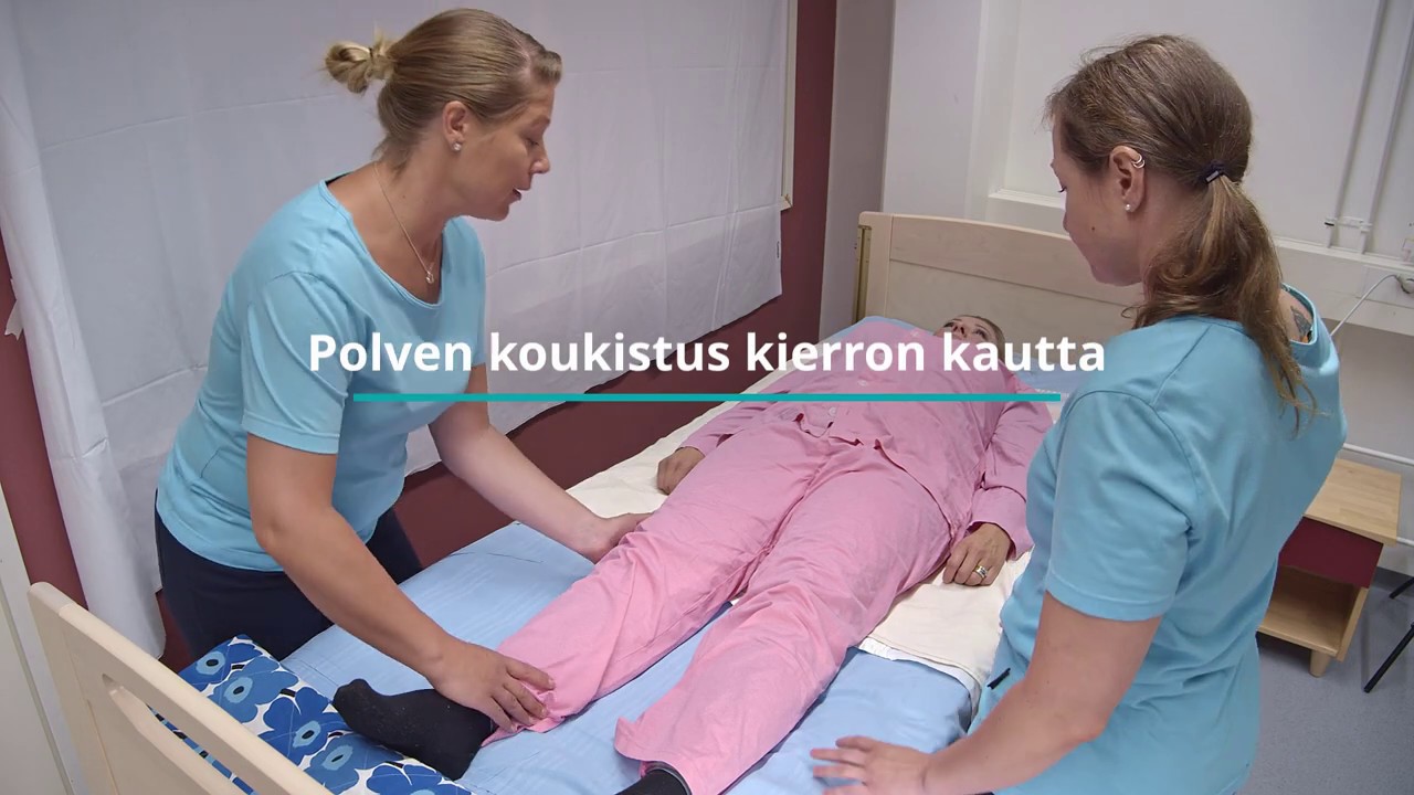Sängyssä avustaminen 4/8 - Päätyyn avustaminen vuodesuojan avulla