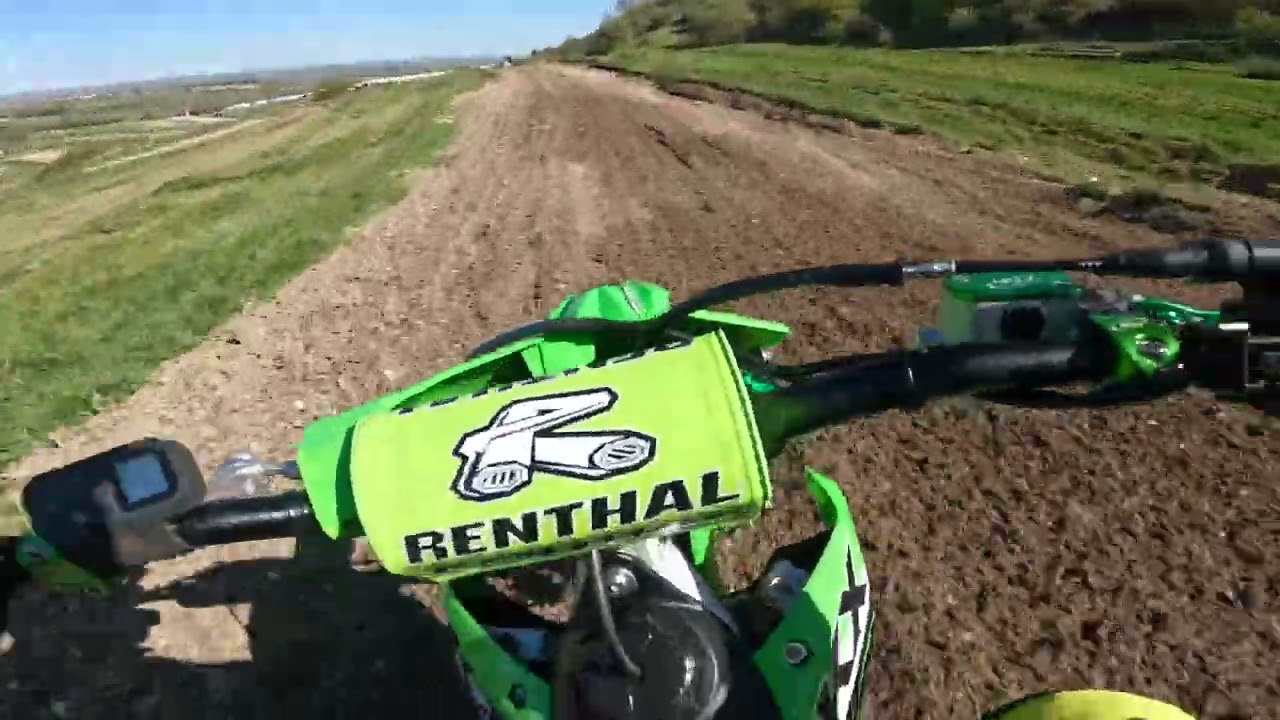 Dursley MX Club @ Bushton  06-04-25 Adult Novice Race  1   4K