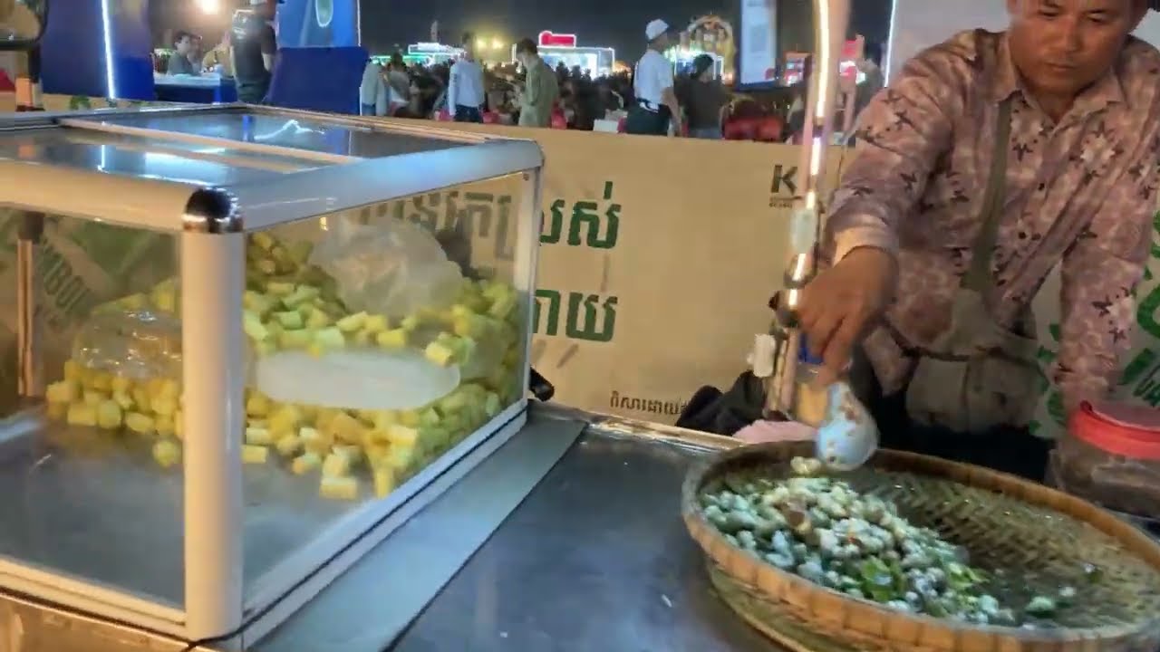 Cambodian’s Best Street Food .Seafood, Wok, Fruits & Desserts