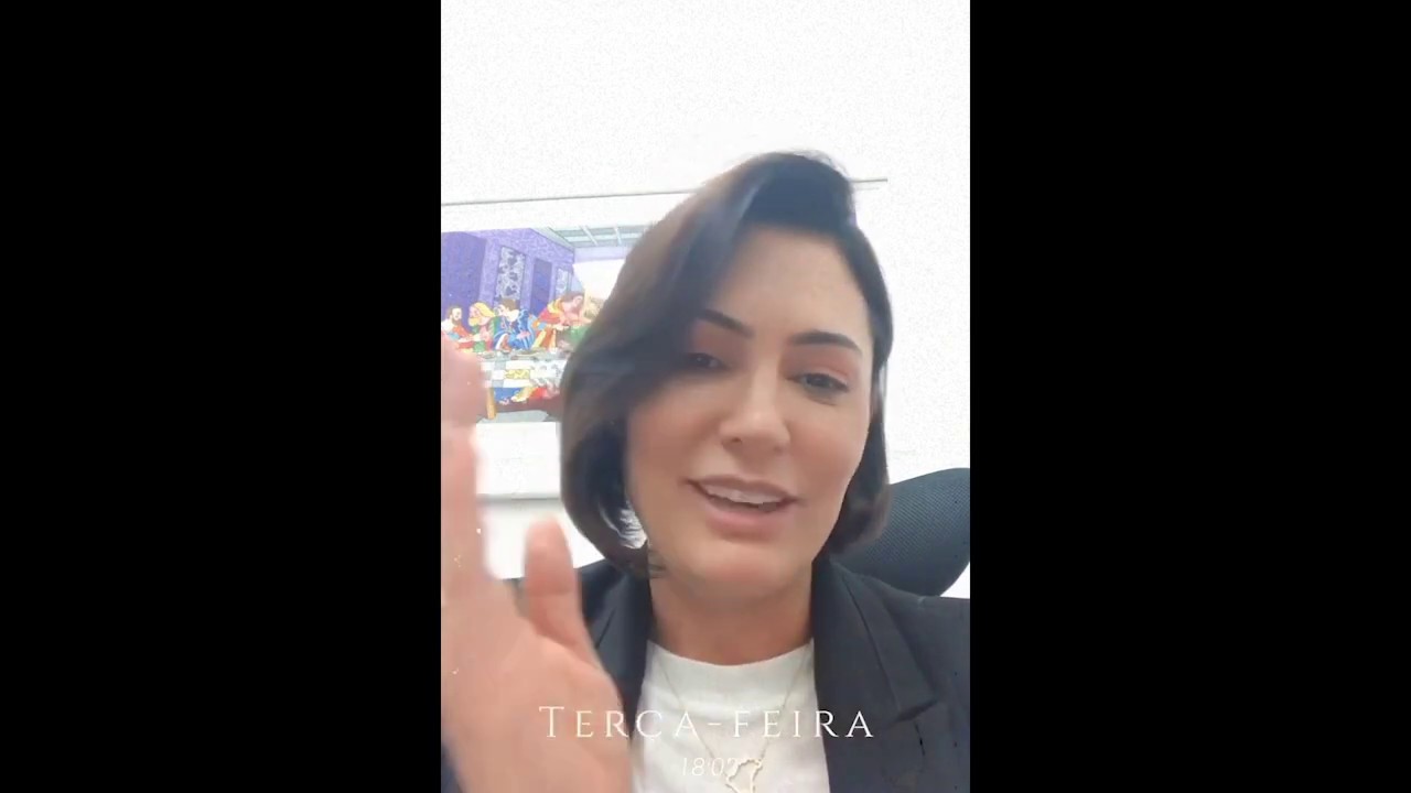 Michelle Bolsonaro se despede de cachorro e o devolve para o dono