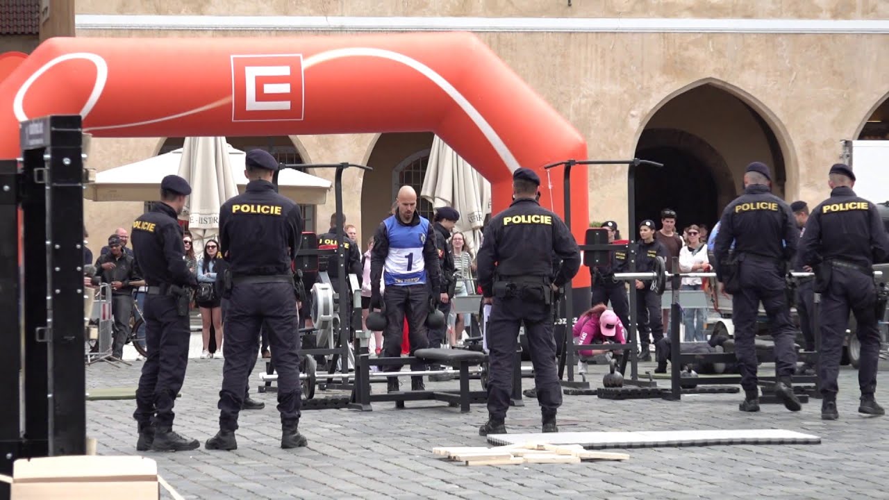 Speciální týmy v akci: Elitní policejní jednotky poměřily síly v Praze
