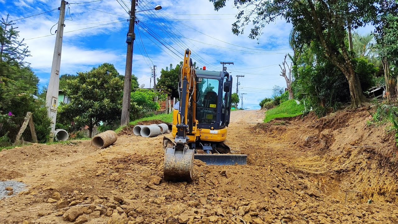 Primeiro Serviço Com A Nova Mini Escavadeira XE35U