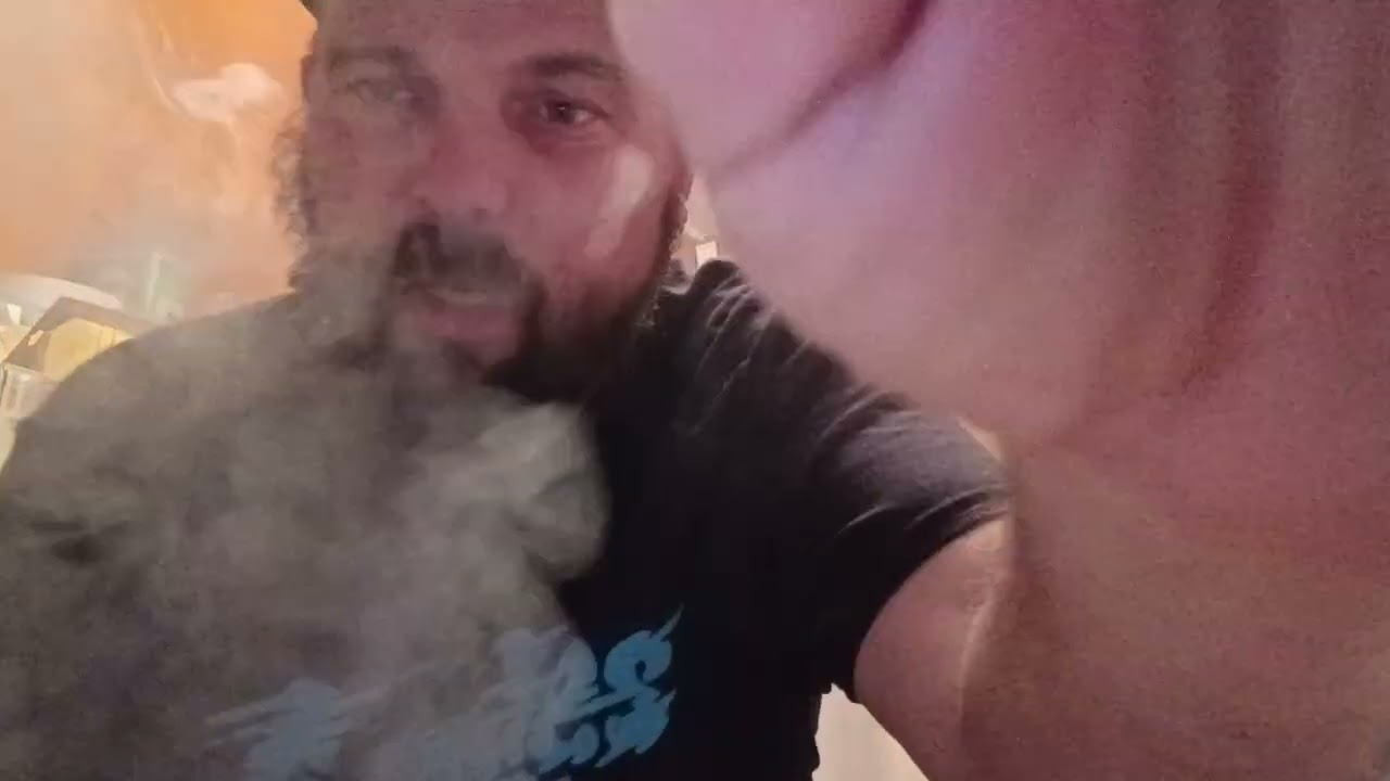 Infused pre-roll called Root Beer.V.S. A cart called Root Beer from Hour Glass Extracts......!!!!!!!