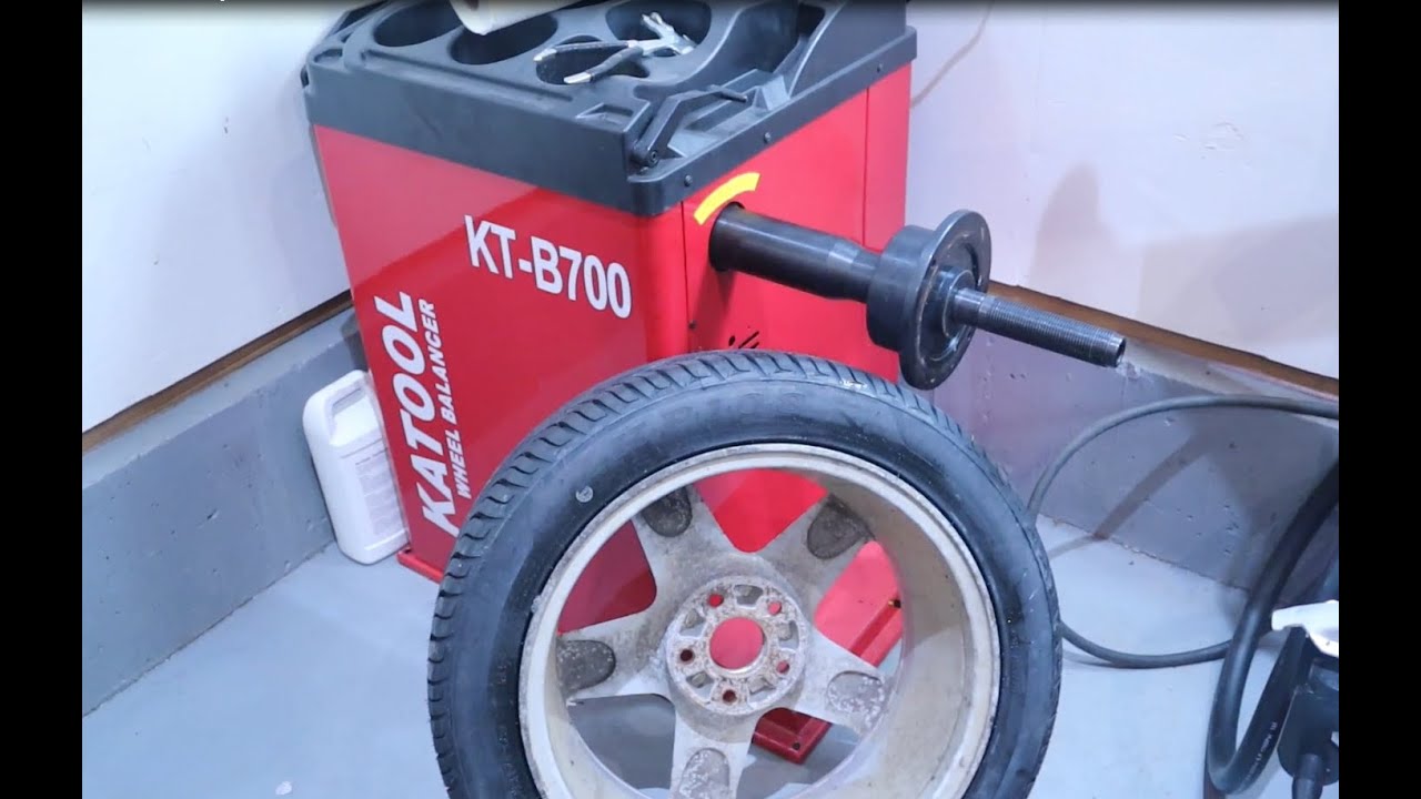 How to Balance a Tire Using the KATOOL KT-B700 Balancing Machine