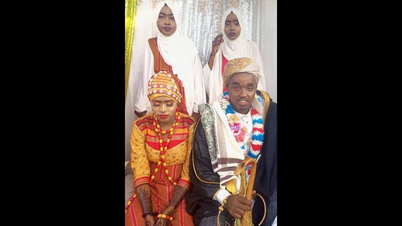Abush Chininto- performing wedding song(Muslima weds Elema) at Chalaluma village,Lamu County.