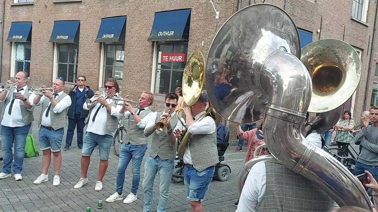 Bakkenbloazers I am i said gouvernementsplein