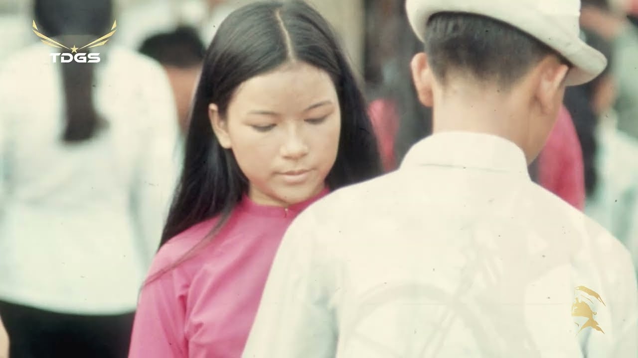 Nụ Hôn Dưới Mưa - Tình Khúc Xưa Hình Ảnh Cũ | Sài Gòn Trước 1975