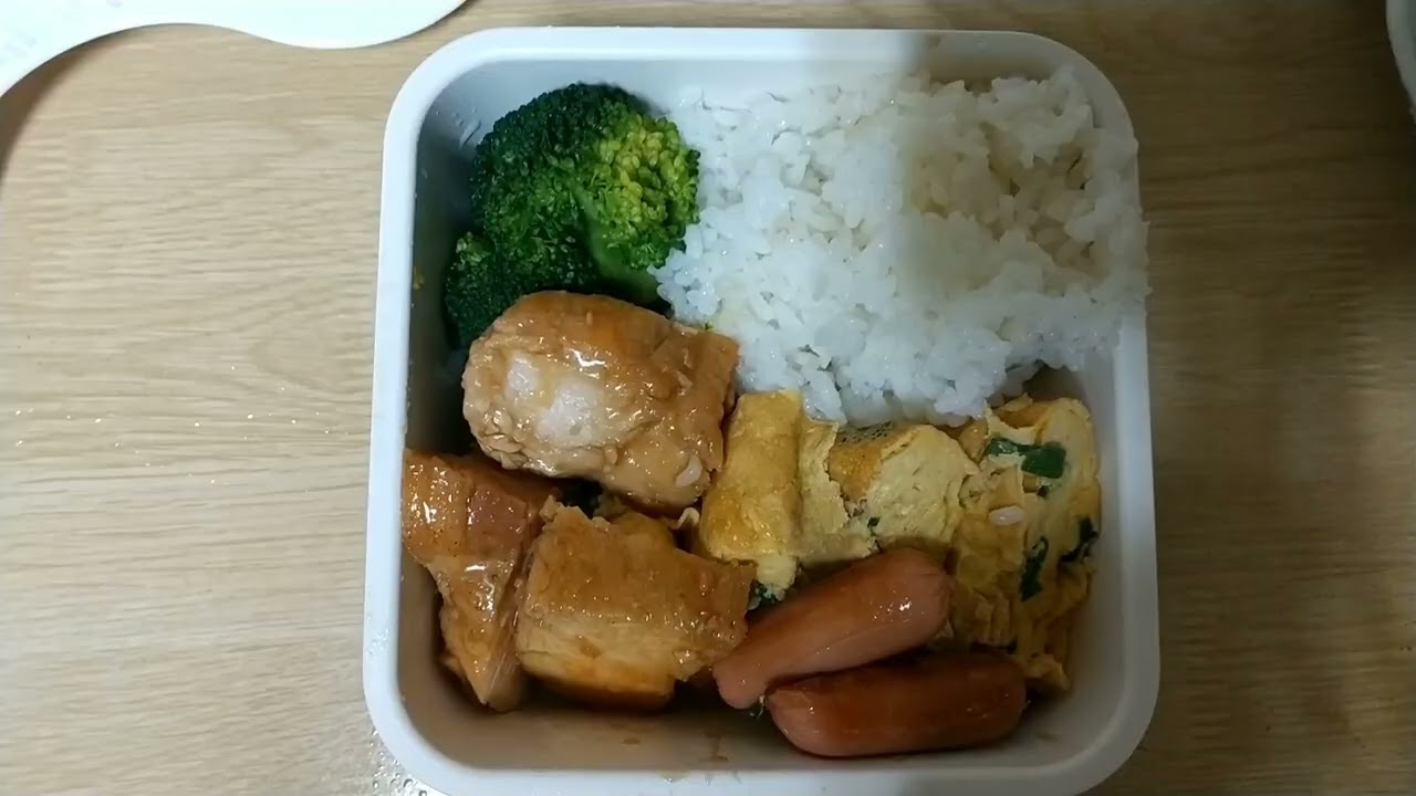 パートの日無印のお弁当箱に残り物詰めて犬の散歩ヘいく日