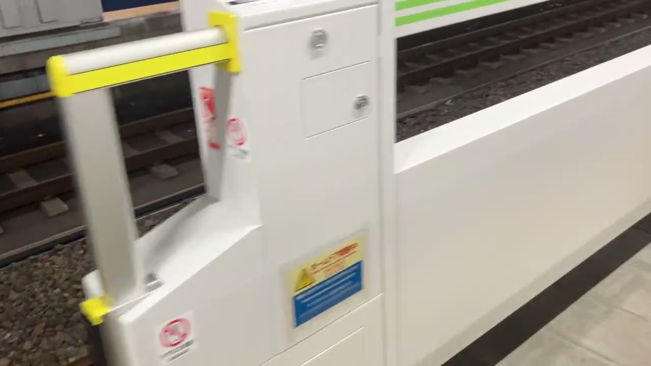 JR東日本 池袋駅 山手線外回りスマートホームドア