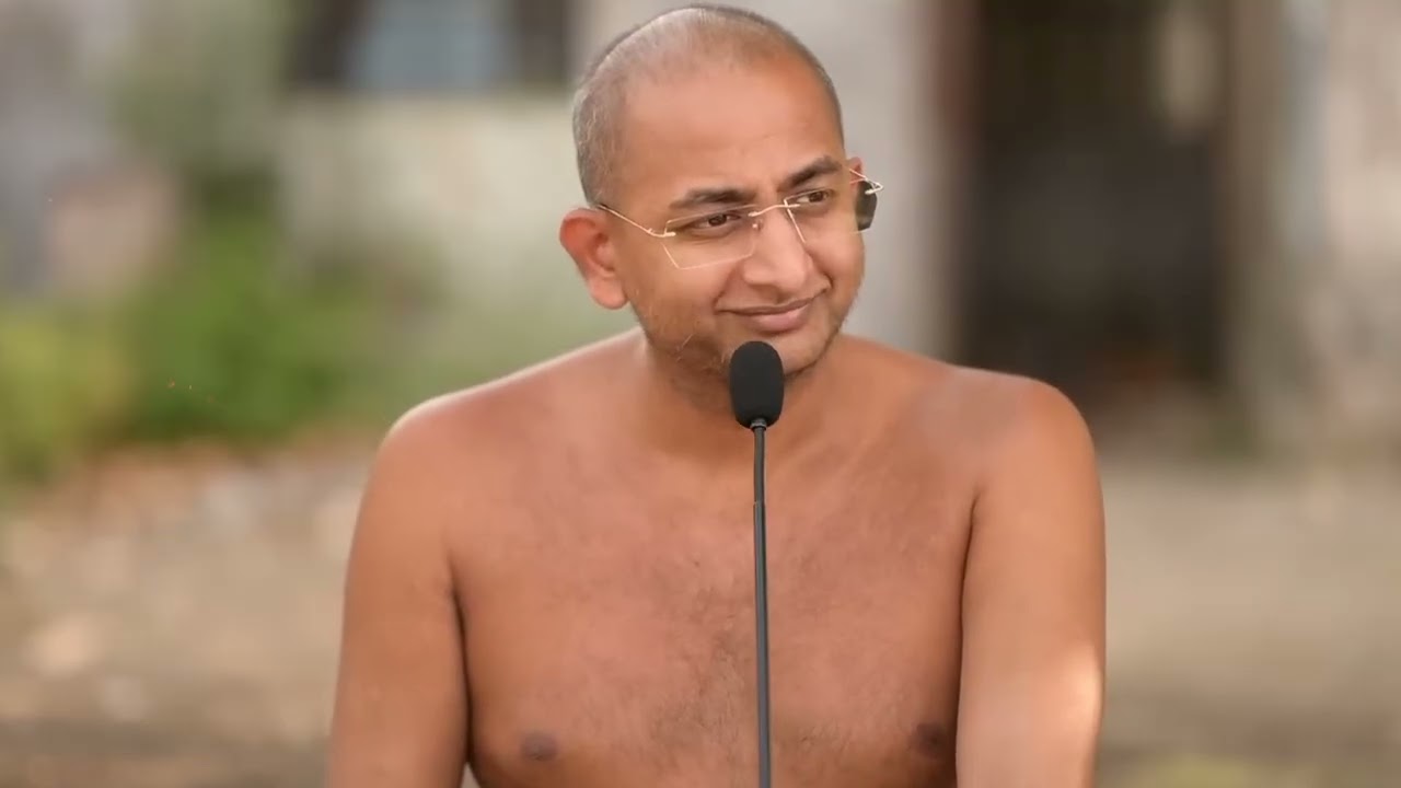 क्या सच में जीवन में सुखी रहना इतना आसान है❓| Muni Aaditya Sagar Ji Pravchan