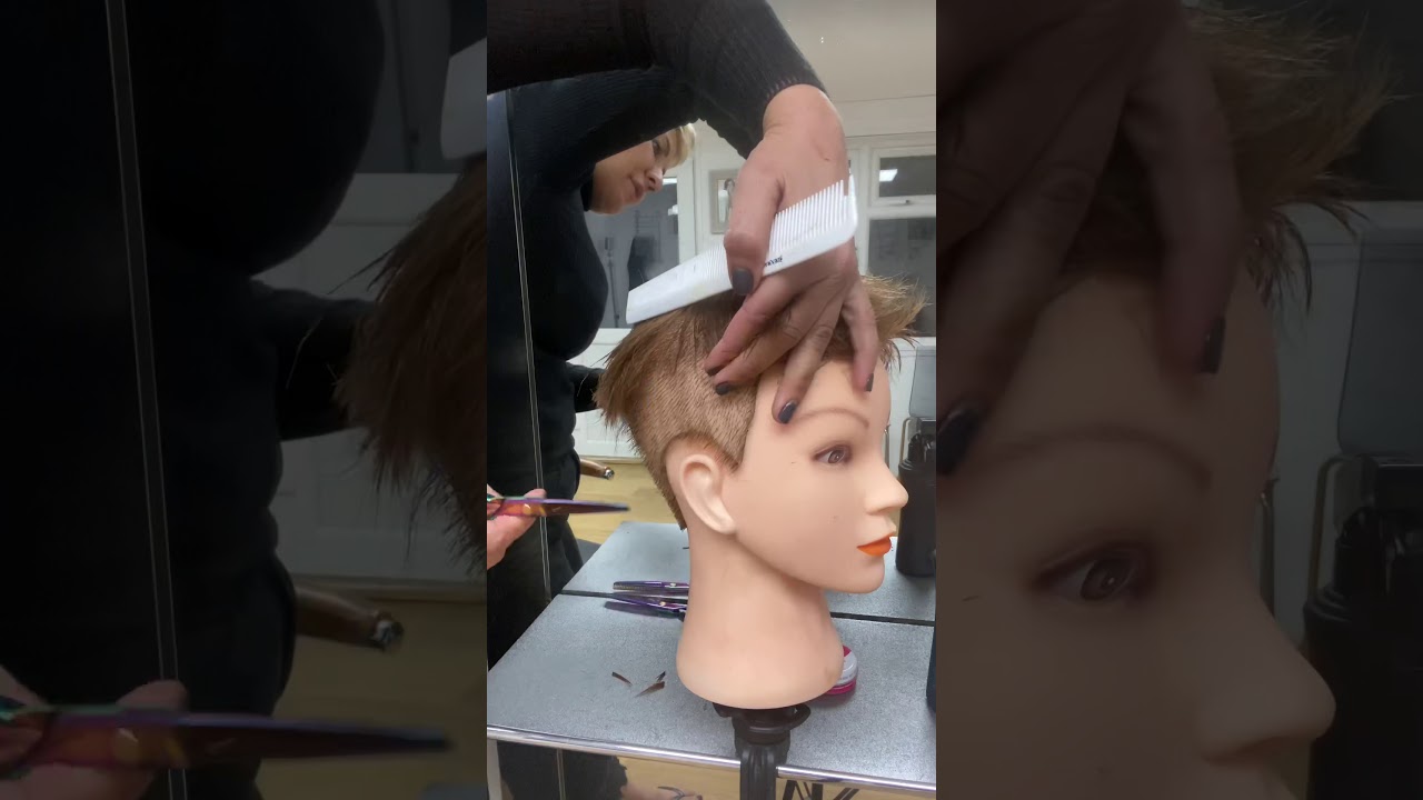 How to cut the top of a guys hair