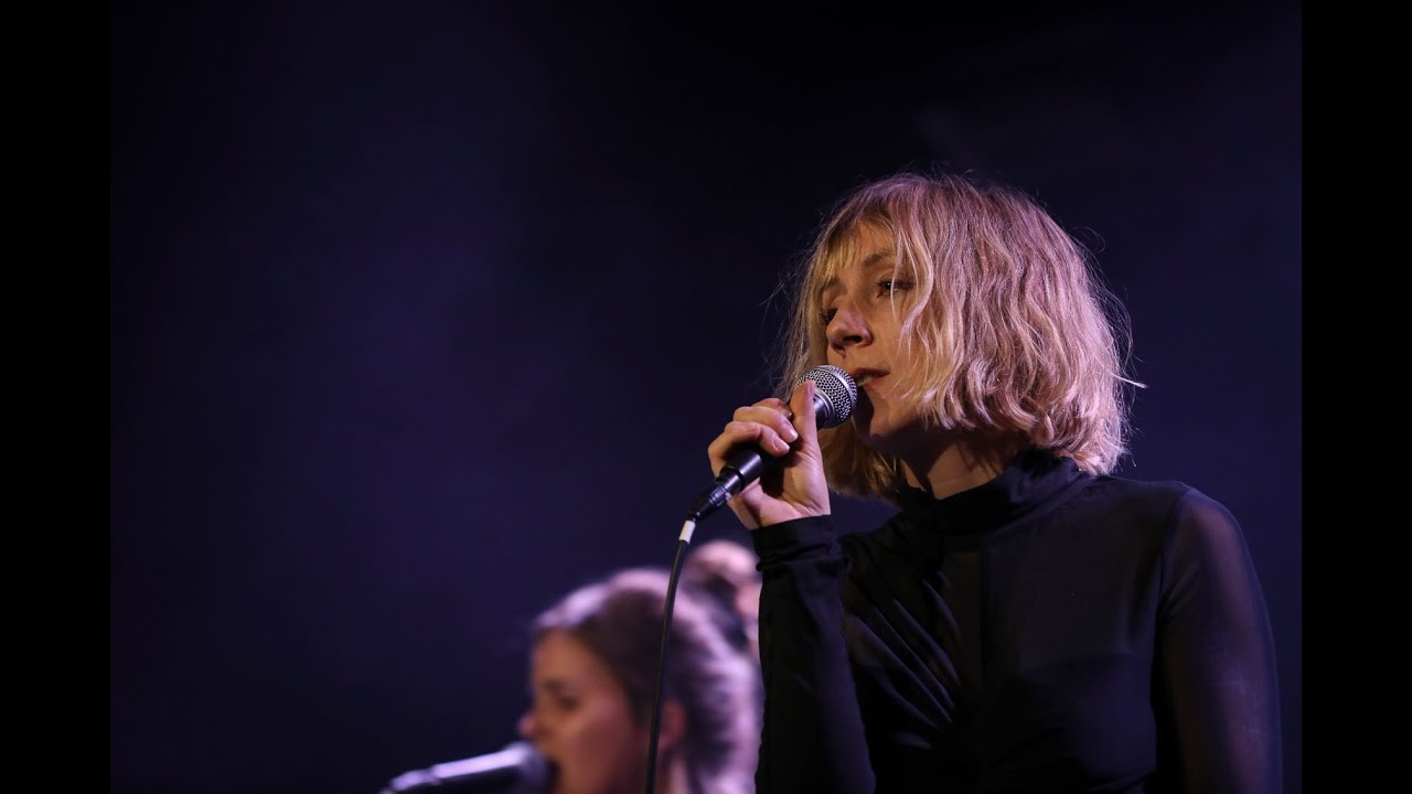 Azalée - Mille certitudes - Live @ Le Nouveau Monde