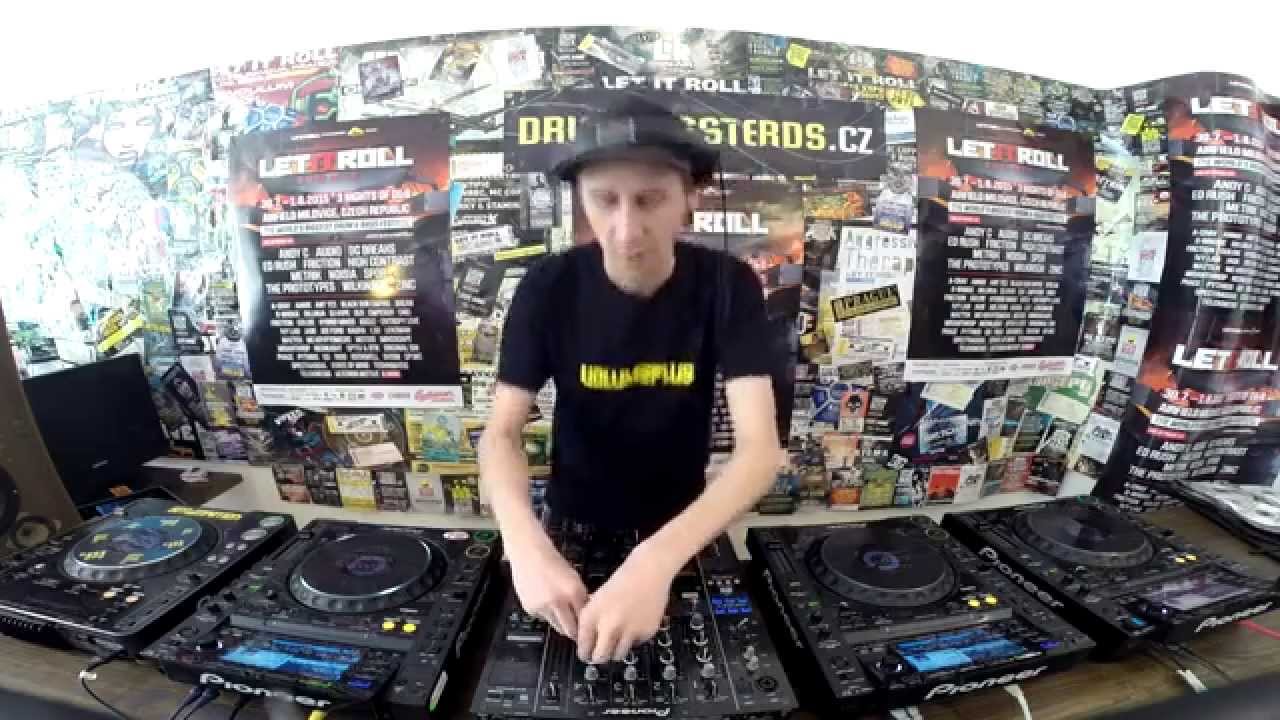 VOLUME PLUS - SHOWTIME 03