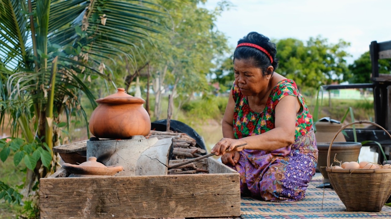เตรียมสถานที่เอาไว้ ปลูกผักสวนครัวที่เถียงนา กินข้าวเย็นกับมื้ออร่อย ที่แสนเรียบง่าย | อร่อยนัวร์