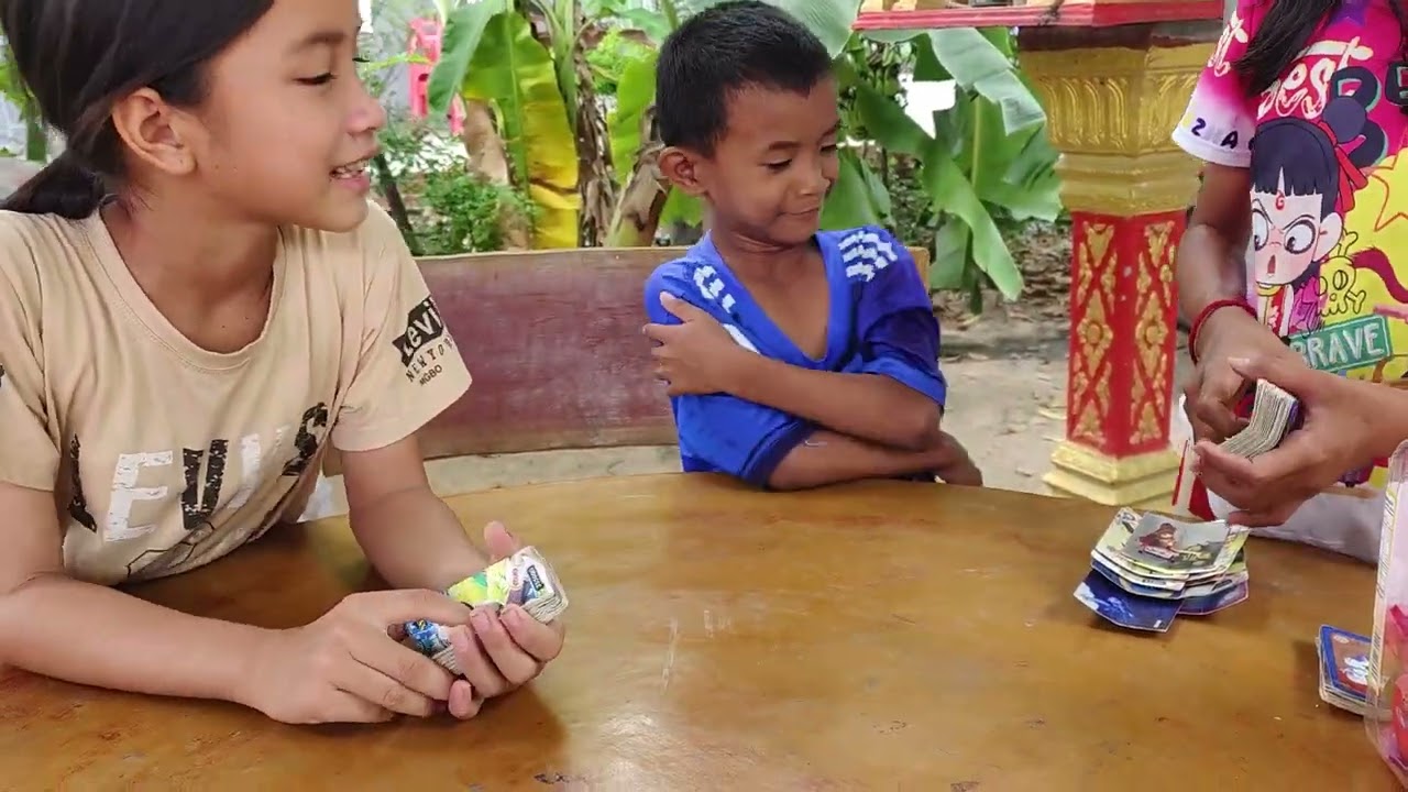 ក្មេងញៀនរូបបោក ជើងខ្លាំងប៉ះគ្នា ល្អមើលណាស់😱😂 / short film 