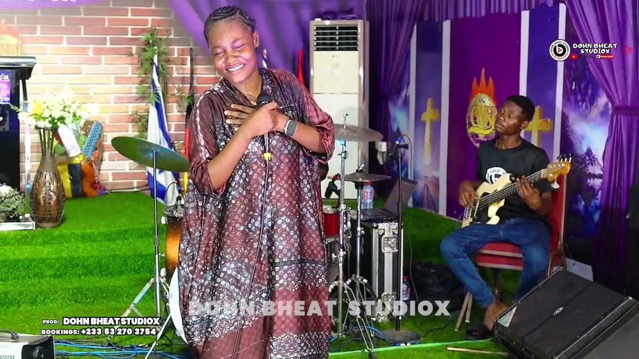 TOUCHING! Osoreba Lydia  breaks down in tears recalling the goodness of God During Live Performance😭