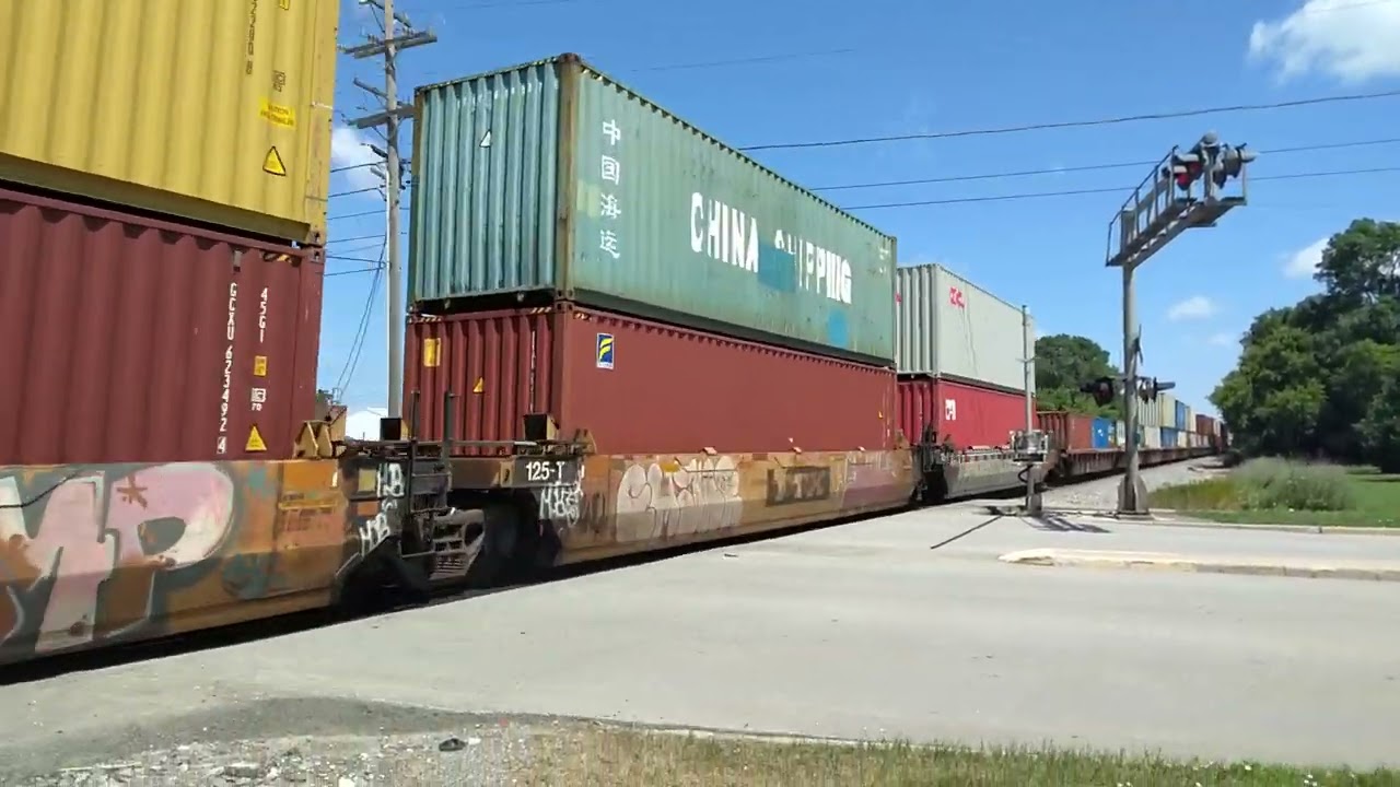 CN 3834 Intermodal Train South- Sunset Drive Railroad Crossing Waukesha WI