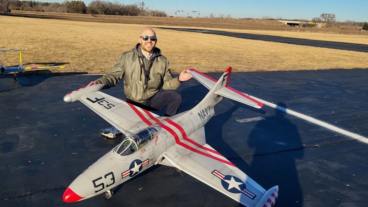 Airbrushing basic weathering techniques for RC jets F9F paint series part 4