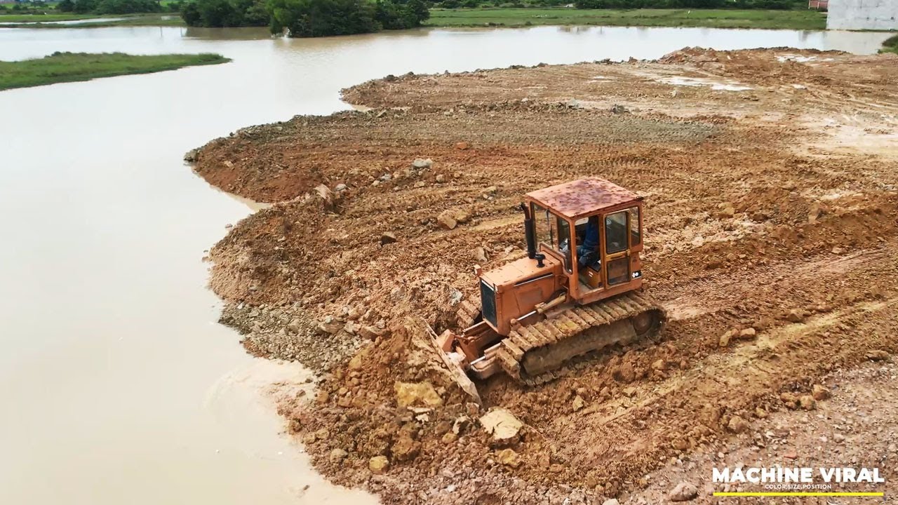 Incredible Best Skills Operator Dozer Push Dirt For Land Filling Up Process
