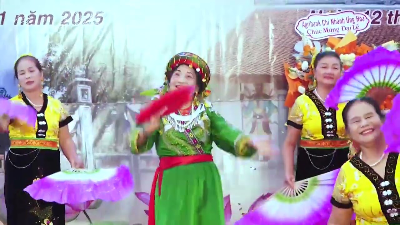 Bài múa Chầu năm Suối lân