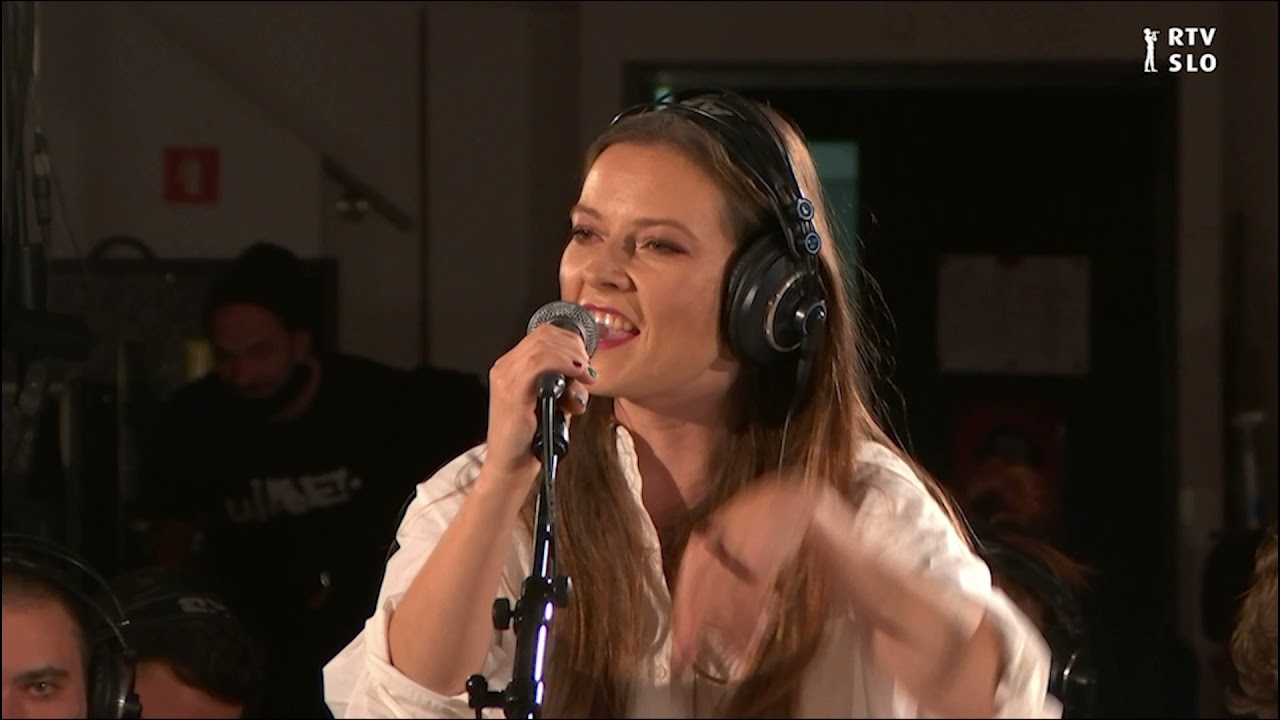Sladica feat. Karin Zemljič - Waiting for the World [Iz&scaron;tekani]