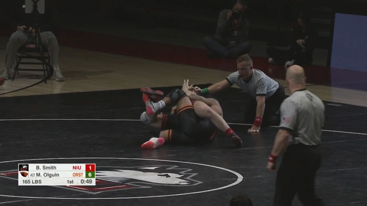 165lbs Matthew Olguin (Oregon State) vs Brett Smith (Northern Illinois)