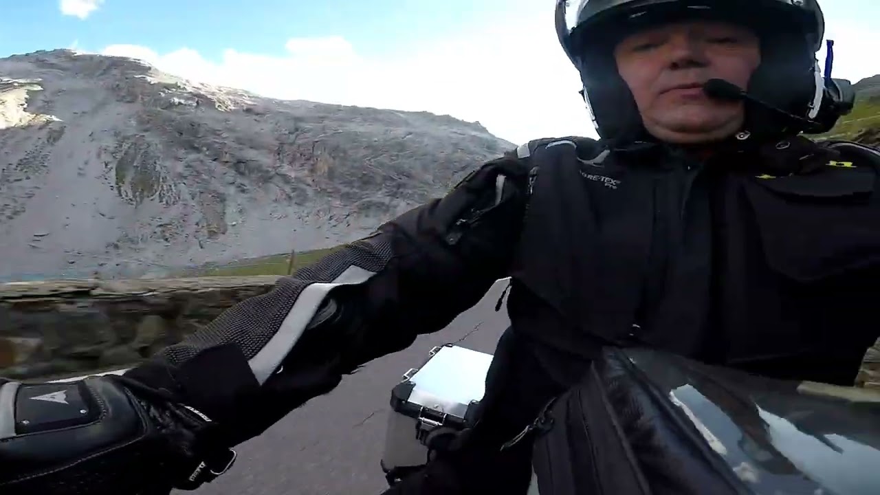 The Stelvio pass r1200gs  and z300