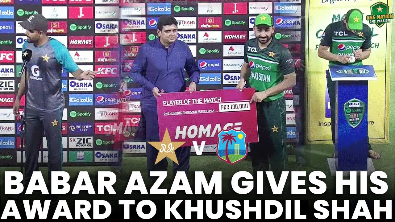 Babar Azam Gives His Player Of The Match Award To Khushdil Shah | PCB | MO2L