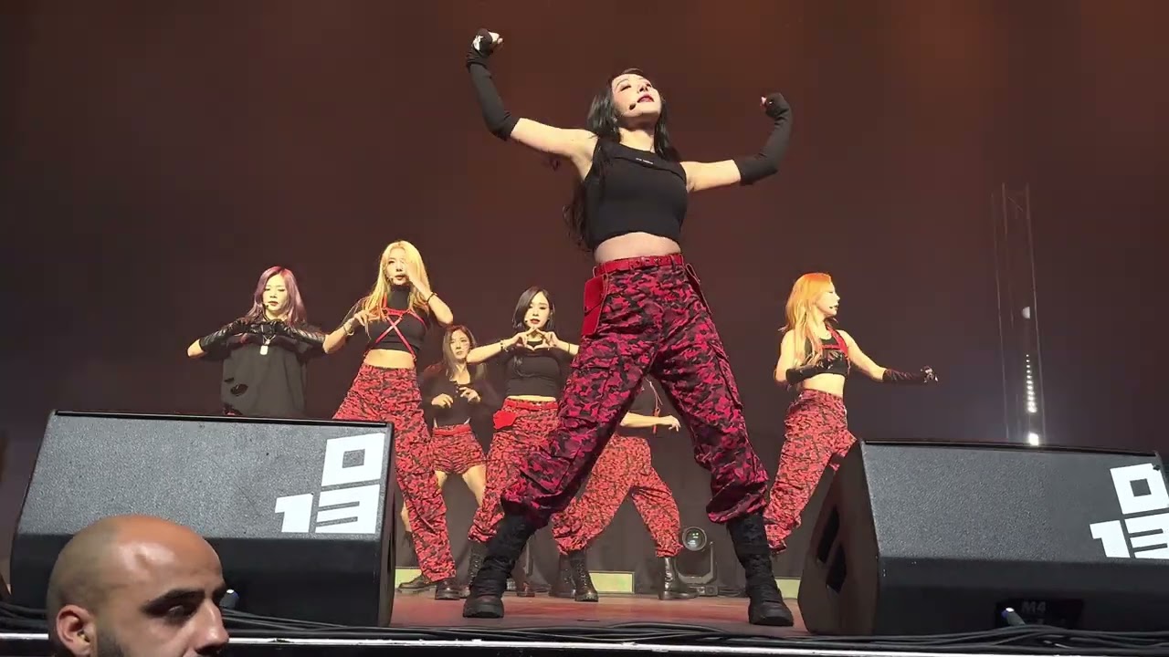 221117 Dreamcatcher (드림캐쳐) - MAISON - Dreamcatcher [Apocalypse: Follow Us] in Tilburg (4k)