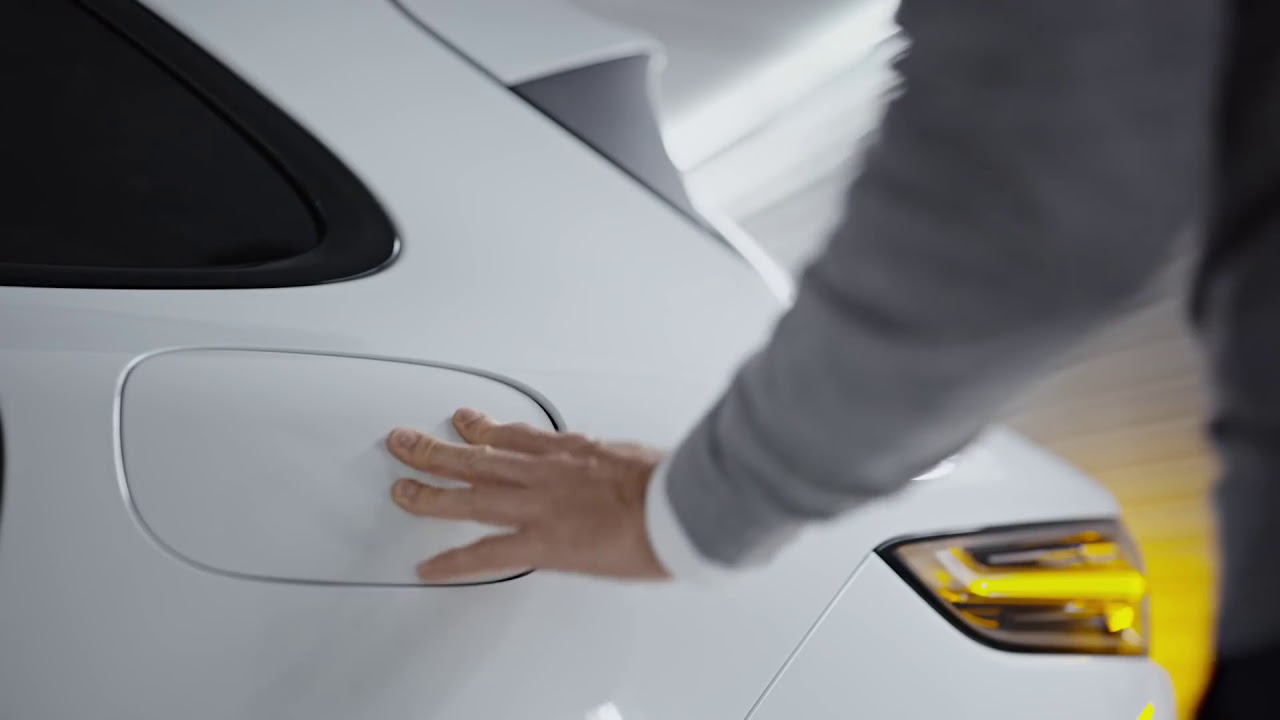 Navigate the Right Way with Porsche Connect and Navigation Plus